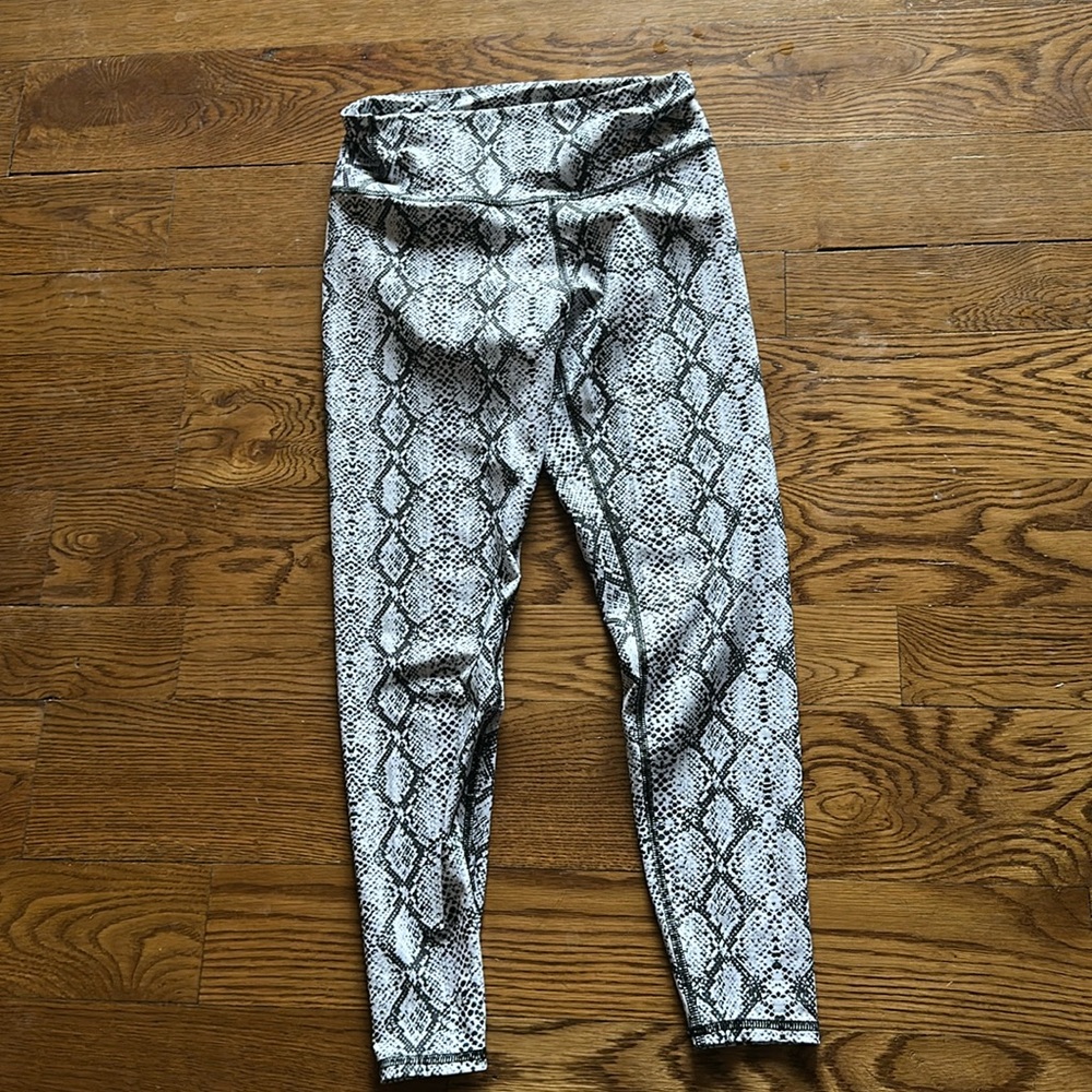 Women’s Savvi leggings in large